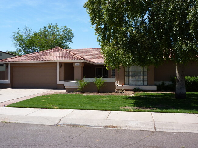 Primary Photo - 1468 N Woodside Rd