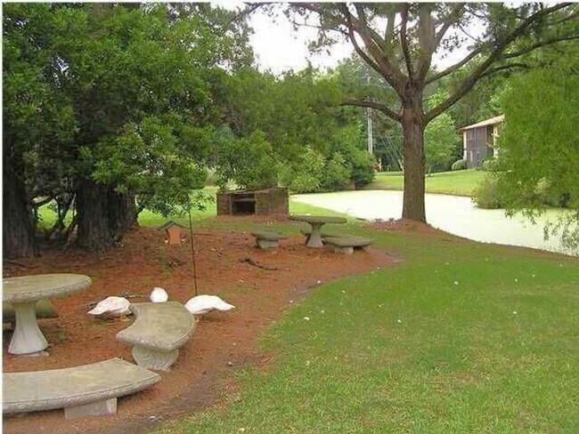 Building Photo - 2 BA/2 BR Condo in West Ashley