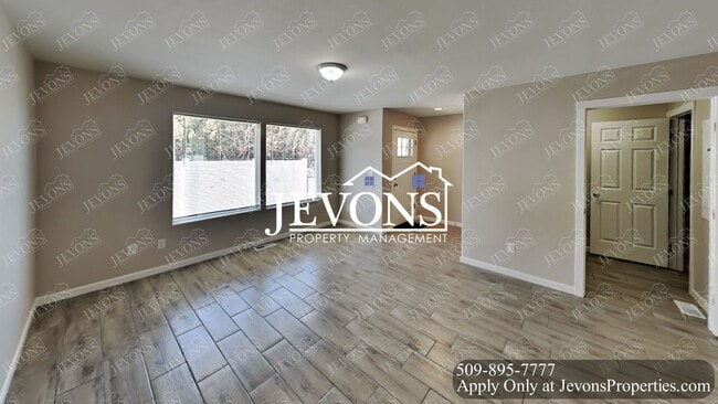 Building Photo - 1912 W Mead Ave