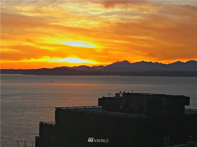 Building Photo - 2Bd/2Ba Seattle Condo