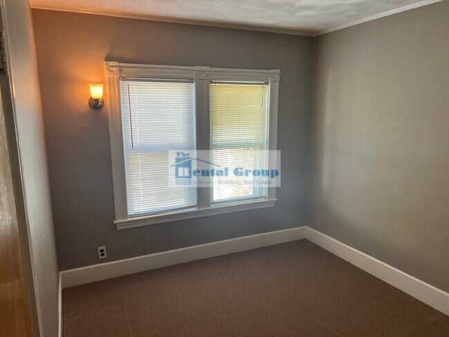 Building Photo - 12 Grove St