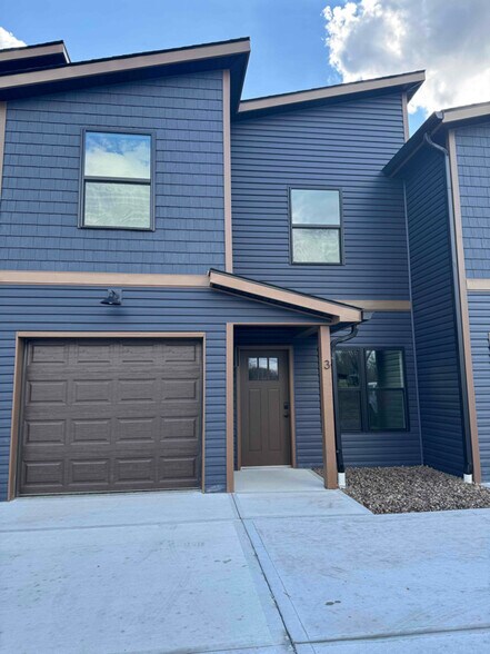 Primary Photo - 56 Holloway Dr