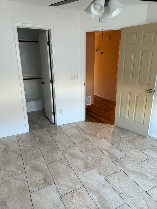 Building Photo - 7940 E Constant Pl