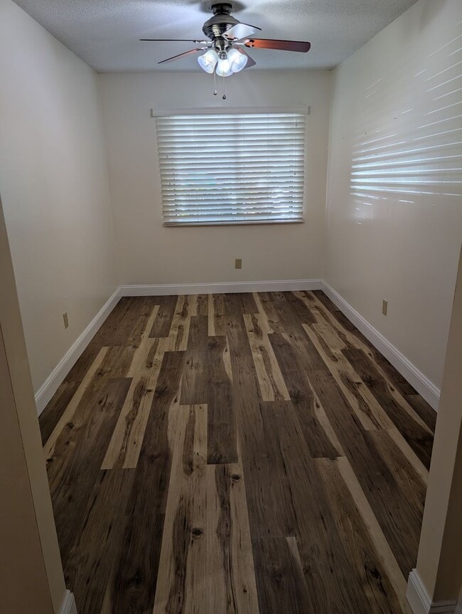 Building Photo - 504-A Amelia Woods