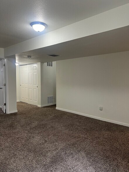 Building Photo - 744 E Costilla St