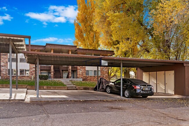 Building Photo - 350 E