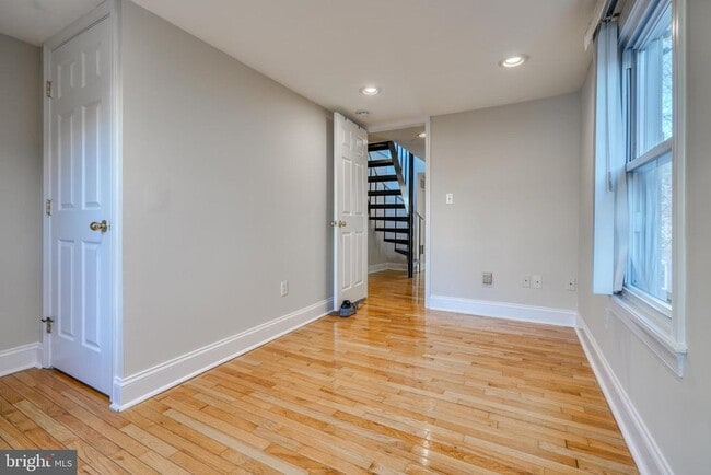 Building Photo - 204 S Chester St