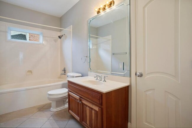 Building Photo - 7516 Pinehurst Ct