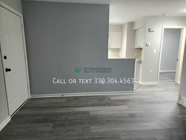 Building Photo - 2559 Edwin Ave