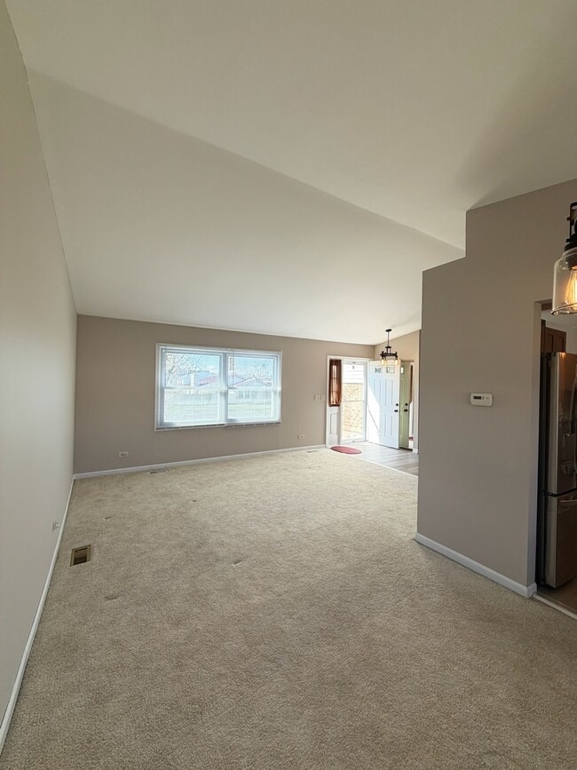 Building Photo - 169 Pebble Creek Trail