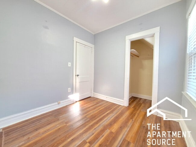 Building Photo - 4135 W Henderson St