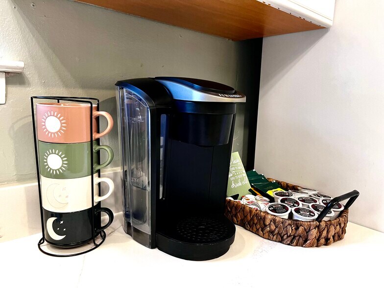 Building Photo - 2775 Bayview Way