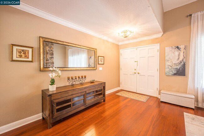 Building Photo - 1304 Saddlehill Ln