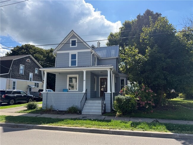 Primary Photo - 84 Norman St
