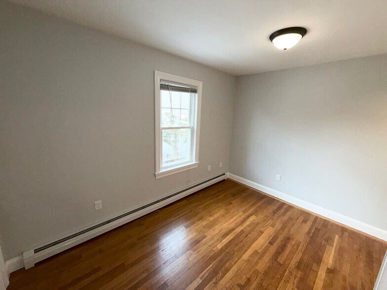 Building Photo - 28 Olney St