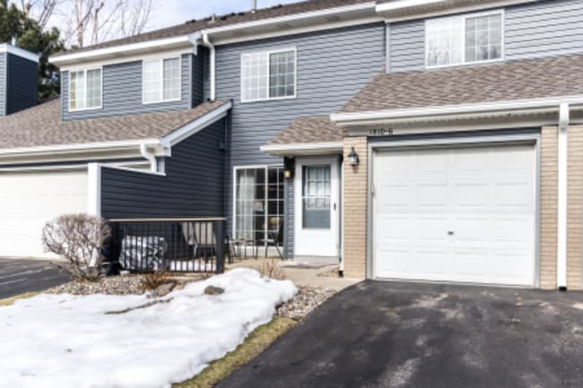 Building Photo - 1810 Donegal Dr