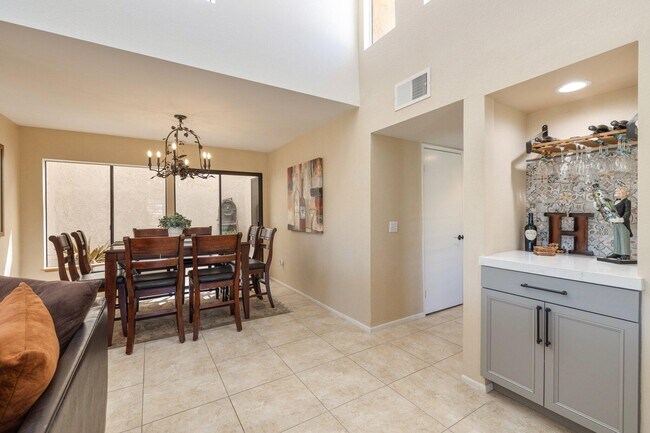 Building Photo - 73750 Cll Bisque