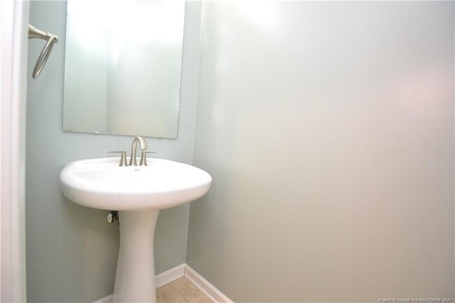 Building Photo - 2804 Thoreau Dr