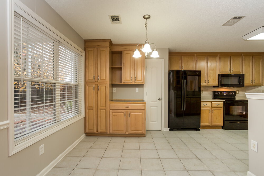 Building Photo - 3028 Lincoln Log Way