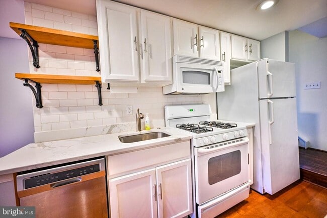 Building Photo - 1601 Marshall St