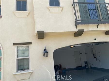 Building Photo - 3476 Villa Dr