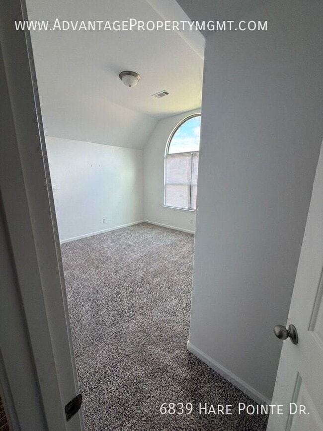 Building Photo - 6839 Hare Pointe