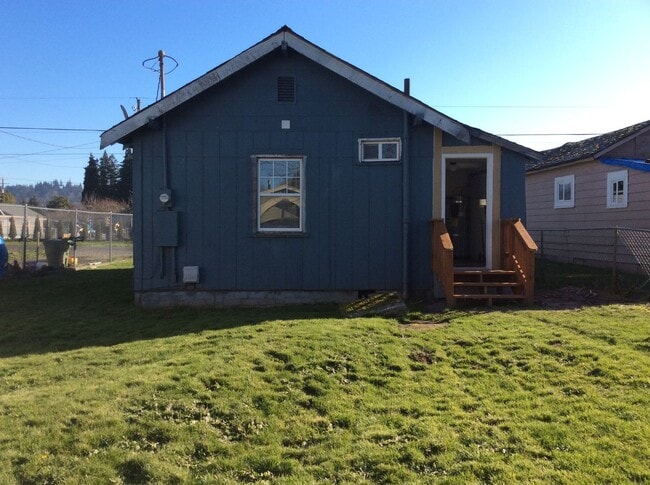 Building Photo - 1409 S 6th Ave