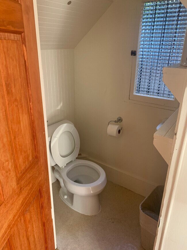 Building Photo - 1733 La Loma Ave