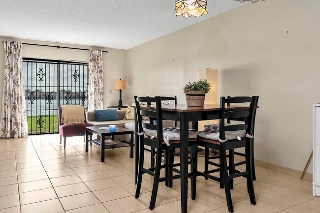 Building Photo - 6715 W 26th Dr