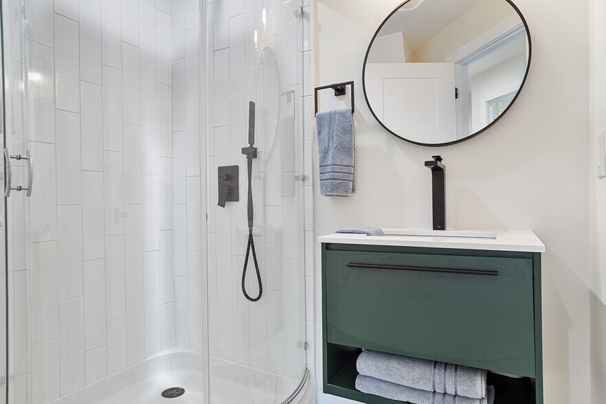 secondary Bath - 4112 Saint James Church Rd