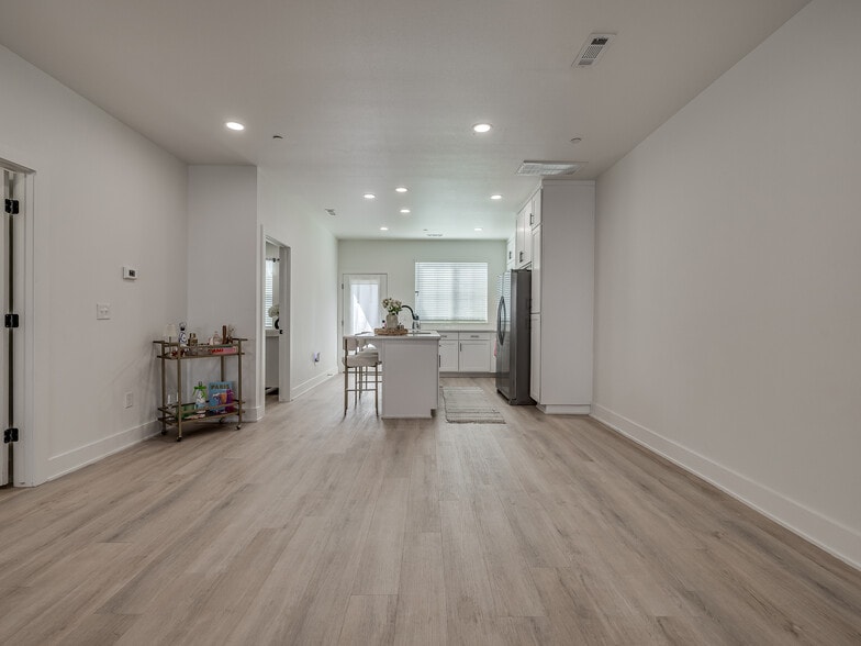 Building Photo - Henderson Townhomes