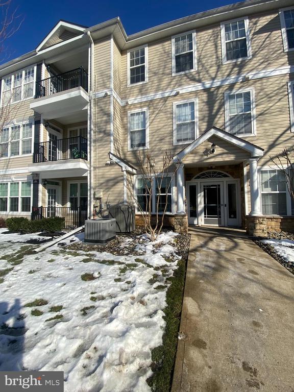 Building Photo - 76 Kyle Way