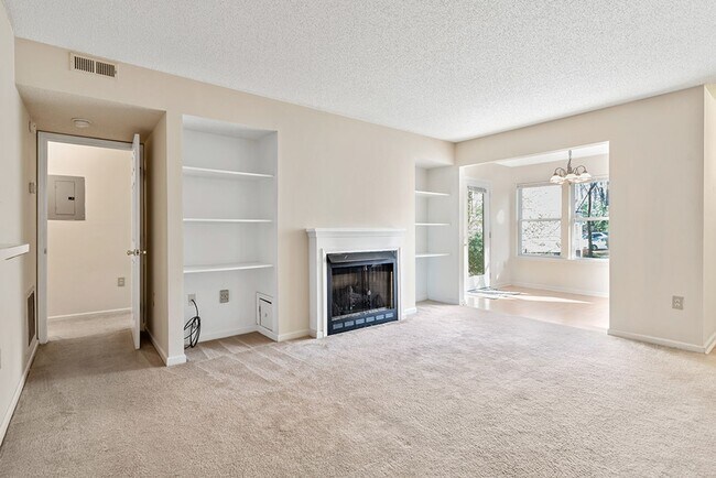 Building Photo - Location, Location, Location!