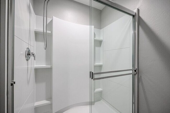 Building Photo - Home in Litchfield Park at Canyon Views! 5...