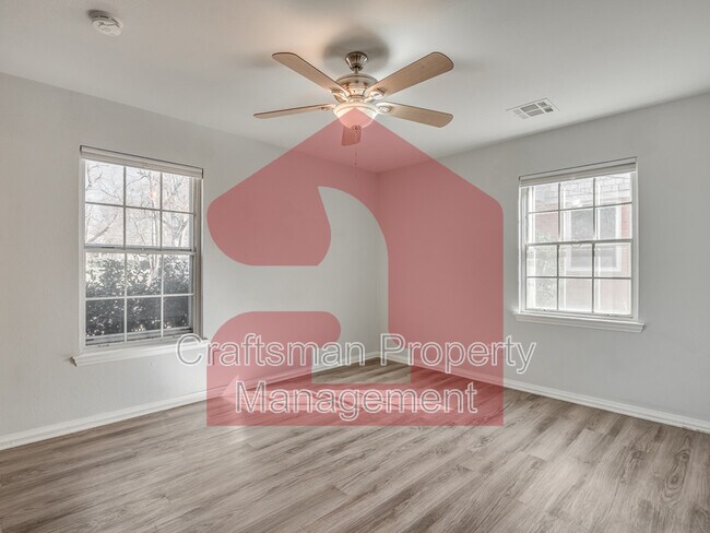 Building Photo - 2024 NW 45th St