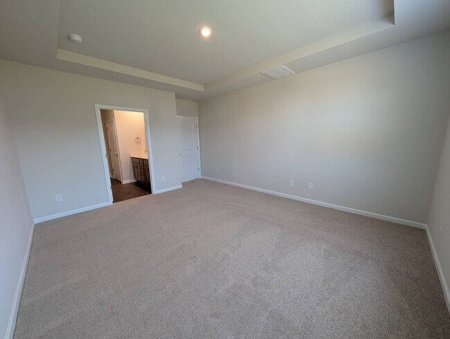 Building Photo - 985 Tess St