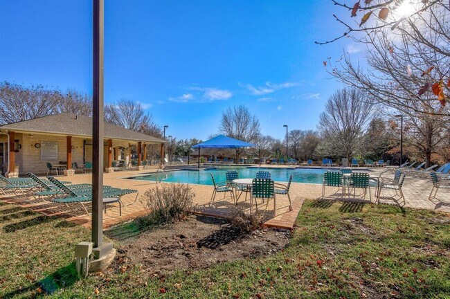 Building Photo - 1306 Lou Gehrig Ln