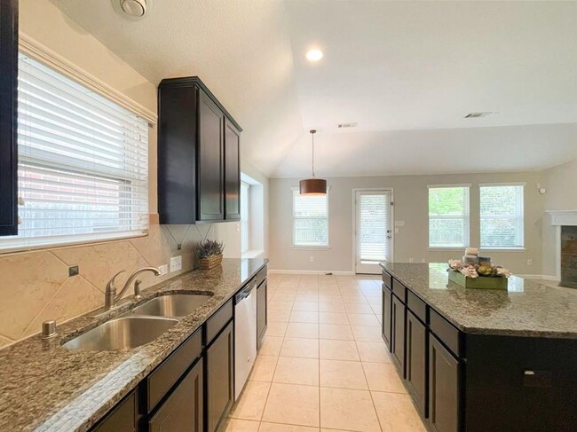 Building Photo - 7018 Baitland Dr