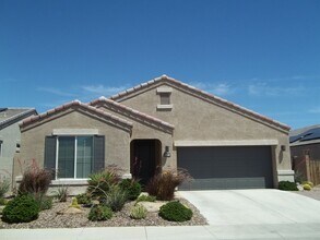 Building Photo - Stunning Fully furnished home 3 bed 2.5 baths 2056 sq ft w/heated pool!!! Must see will rent fast!
