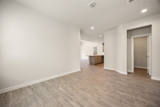 Building Photo - 27118 Peaceful Cv Dr