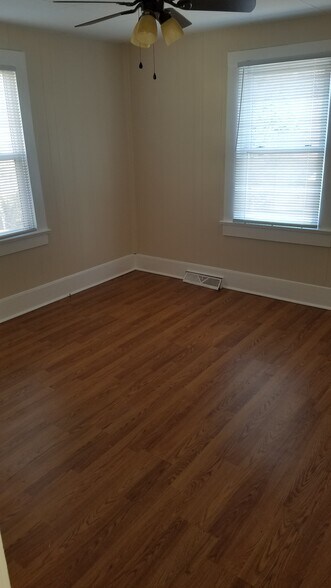 Building Photo - 570 McGlamery Rd