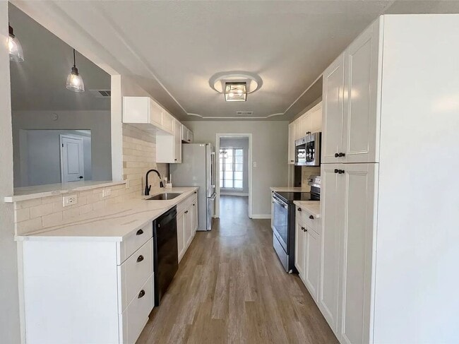 Building Photo - 5300 Firewood Dr