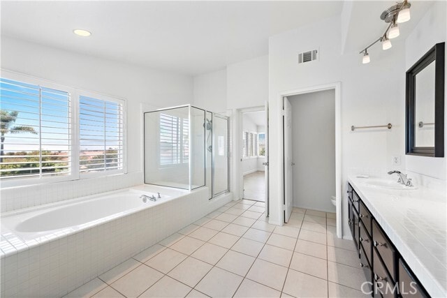 Building Photo - 2400 Calle Aquamarina