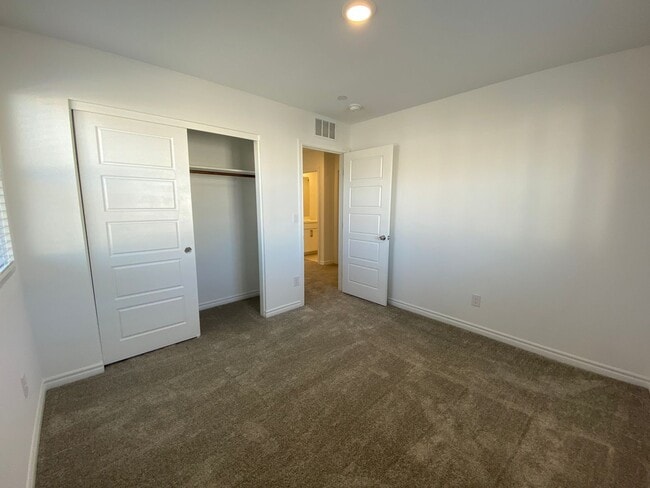 Building Photo - new build 4 bedroom house