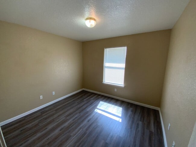 Building Photo - 2602 Edgefield St