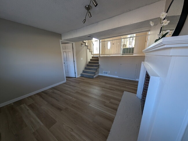 Building Photo - Charming 3-Bed, 2-Bath Home for Rent in Aurora – Backs to Open Space!