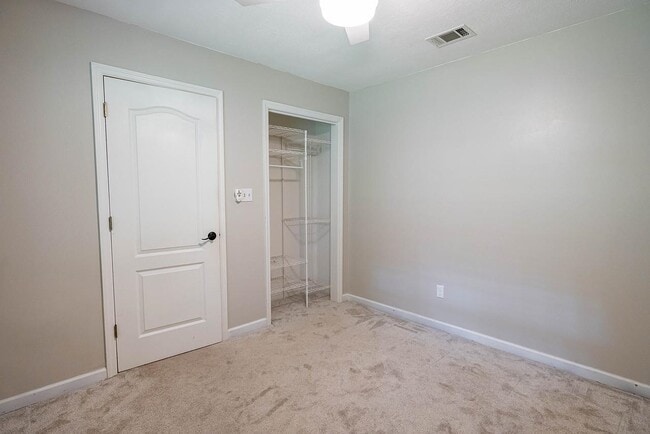 Building Photo - 4679 Inisheer Dr