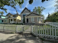 Building Photo - L992