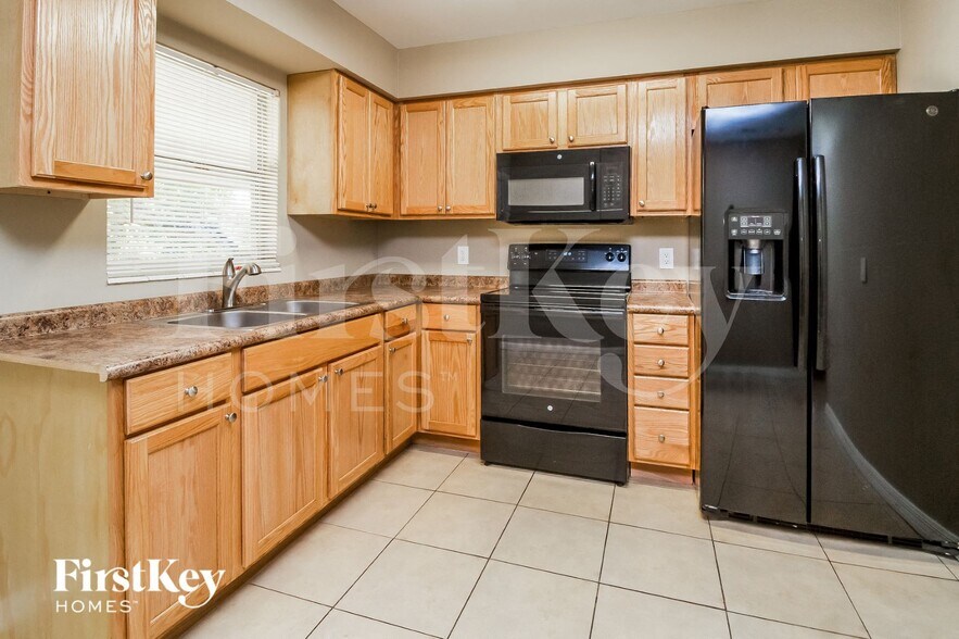 Building Photo - 3639 Shalimar Ct