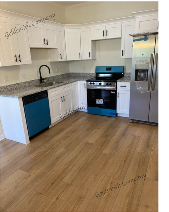 Building Photo - 211A Hillandale Rd